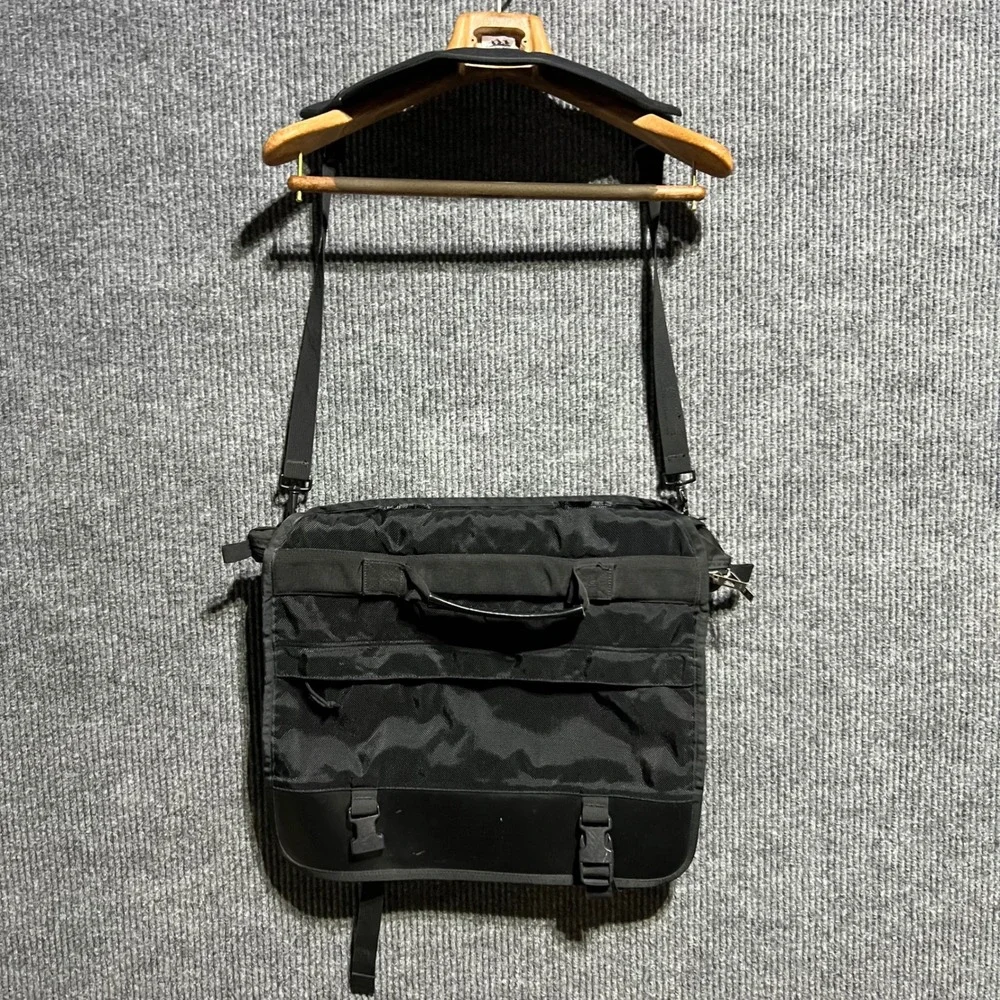 Vintage Patagonia Messenger Bag Unisex OS Black Made in USA 48285 FA01 Gorpcore